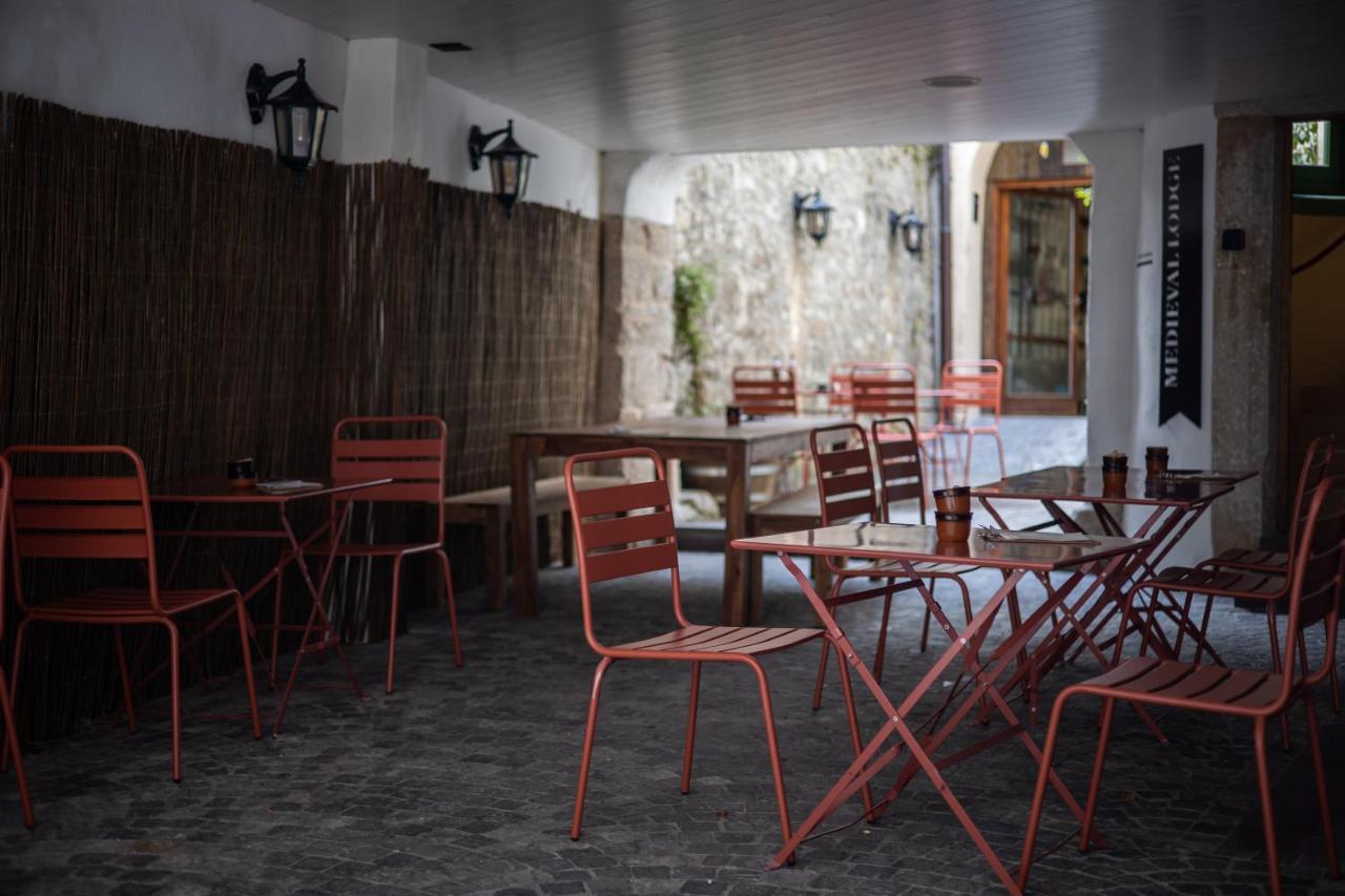 Peanut Medieval Lodge แซ็ง-ตูร์ซาน ภายนอก รูปภาพ