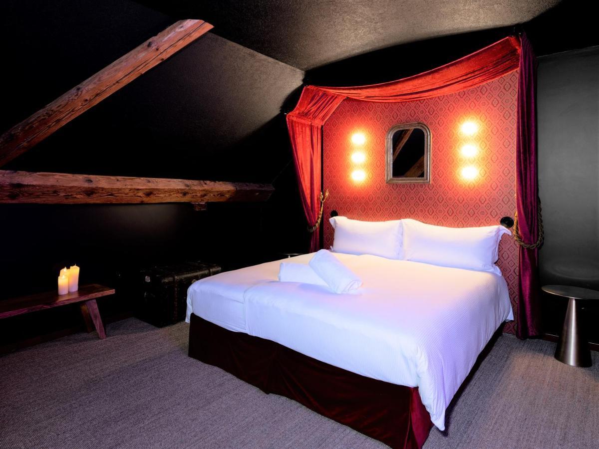 Peanut Medieval Lodge แซ็ง-ตูร์ซาน ภายนอก รูปภาพ